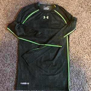 UNDER ARMOUR compression heat gear shirt